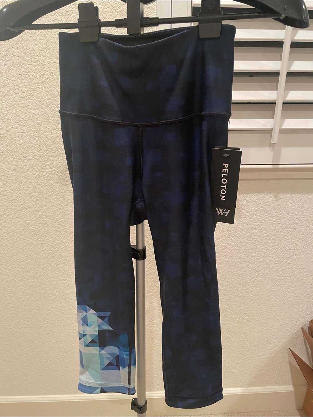 Peloton Navy and Light Blue Geo-Accent High-Waist Crop Leggings
